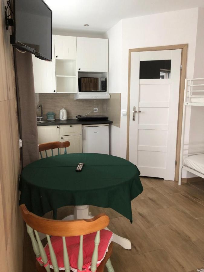 Pokoje Goscinne U Znajomej Ujście-Darłowskie Exterior foto